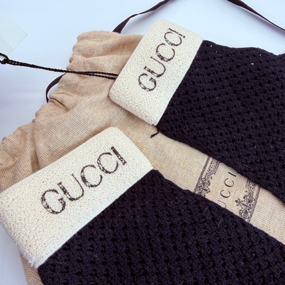 Gucci Black Crochet Fingerless Logo Gloves NWT - Picture 3 of 9